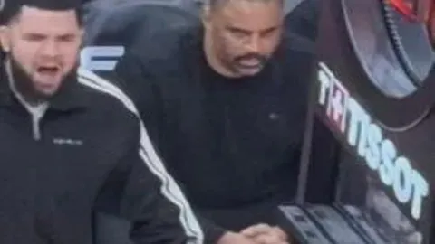 青岛西海岸迎战上海海港（中超第3轮）